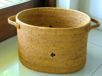 アタ製 楕円面形かご/一点飾りつけ【30ｃｍ×21ｃｍ×高さ20ｃｍ】マルチ仕合わせ 籠 自然的 今めかしい 納める仕合わせ 納めるカゴ 納めるかご バリ雑貨 室内装飾 溜まり場 バリ島 アタ生産物 赤銅色 藤 ラタン 御手手お手伝いさん 芸術