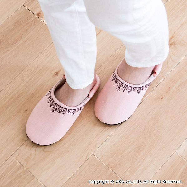 黒レース刺繍のルームシューズ スリッパ 夏用 かわいい 洗える おしゃれ 北欧 ルームシューズ バブーシュ シンプル 洗える 来客用 夏用 室内履き レース 麻 リネン ナチュラル 洗濯可 カラフル バブーシュ あす楽 一人暮らし 母の日 プレゼント Crunchusers Com