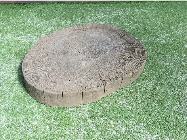 メンテナンスフリーで腐らない 英ブラッドストーン社製 石材 コンクリート製飛び石 東京ガーデニングスタイルお手軽に楽しめるdiy商品です 飛び石 お庭のアクセントアイテムとして 天然木のような風合いの腐らない飛び石 商品名 ウッドステッピングストーン