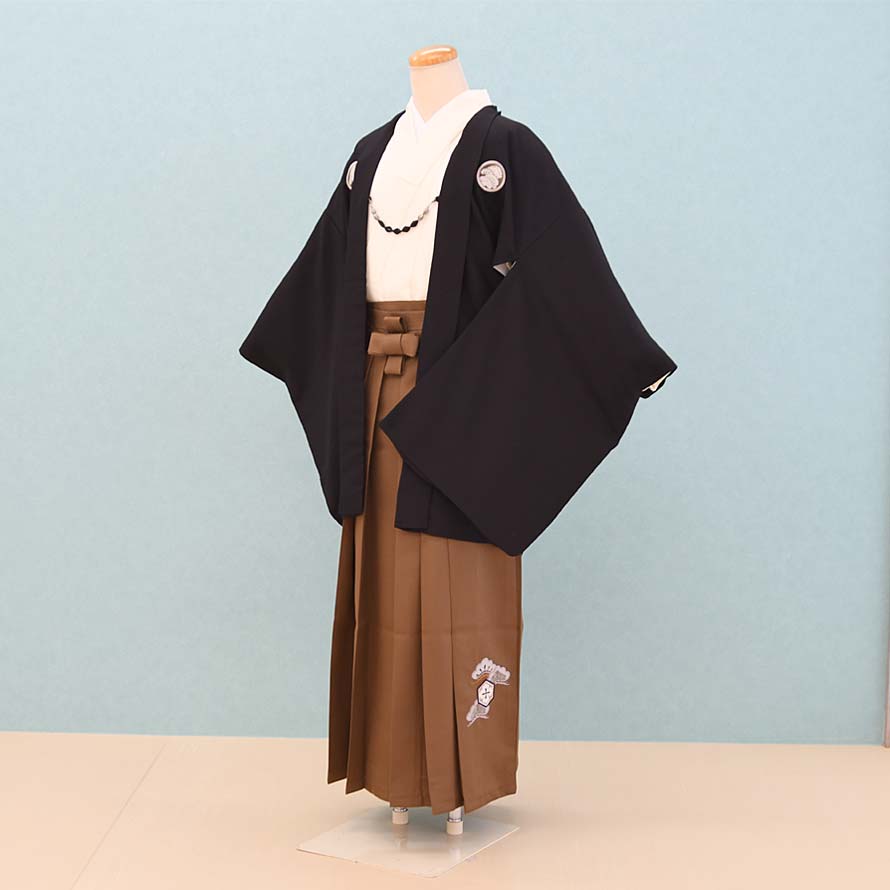 【レンタル】小学生 袴 レンタル 男の子【JB0040】【黒・オフホワイト/無地|茶/刺繍】【小町kids】【12歳～13歳】卒業式/ジュニア袴/紋付袴/羽織袴/十三参り
