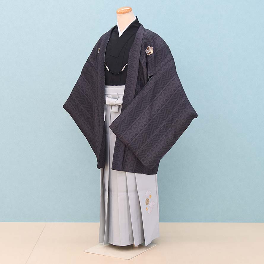 【レンタル】小学生 袴 レンタル 男の子【JB0050】【こげ茶・黒/縞柄|グレー/刺繍】【12歳～13歳】卒業式/ジュニア袴/紋付袴/羽織袴/十三参り