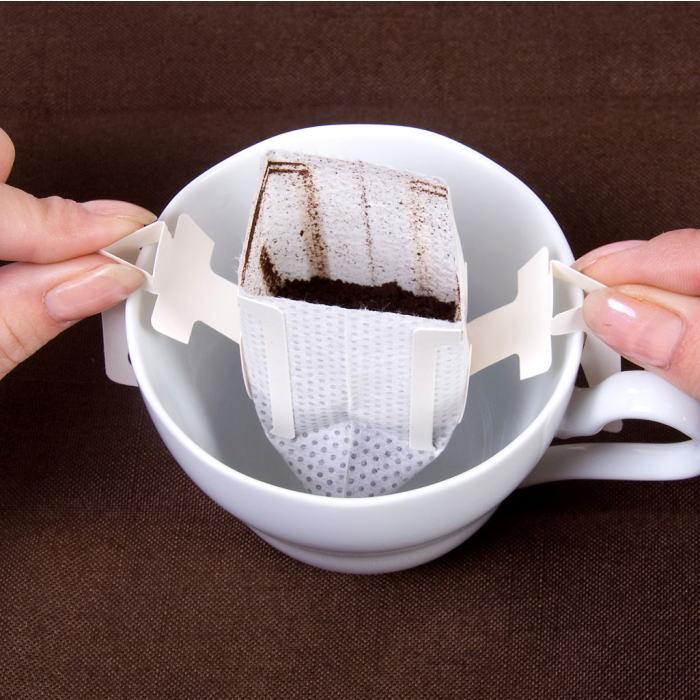 【楽天市場】【メール便対応】 カフェインレスコーヒー(ドリップバッグ:1杯分)【カフェインレス 珈琲 DECAF ノンカフェイン ドリップ ドリップコーヒー コーヒーギフト コロンビア豆 【楽天市場】【メール便対応】 カフェインレスコーヒー(ドリップバッグ:1杯分)【カフェインレス 珈琲 DECAF ノンカフェイン ドリップ ドリップコーヒー コーヒーギフト コロンビア豆