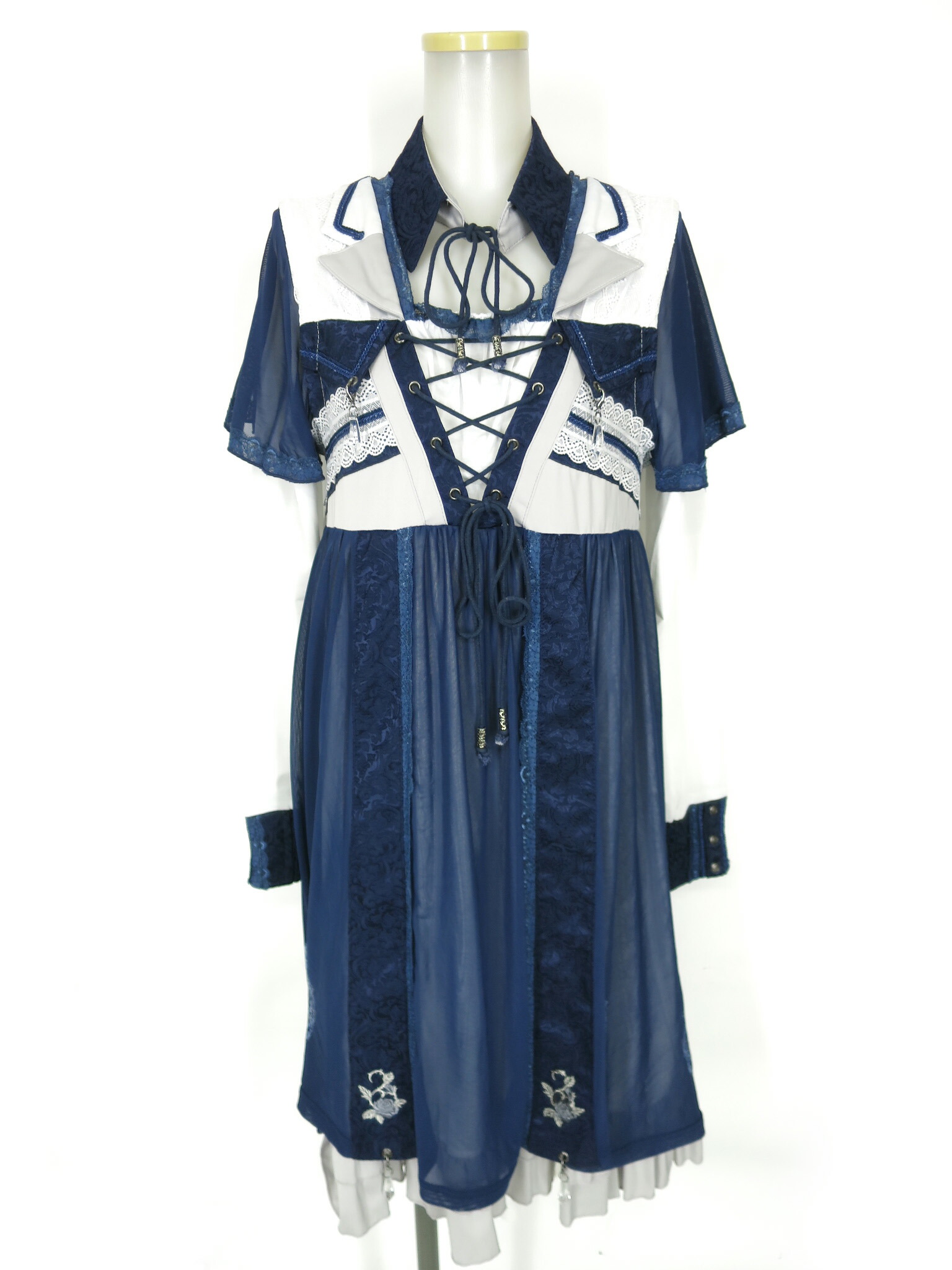 未使用！ Ozz oneste オッズオネスト ジャンパースカート ワンピース 楽天市場】【中古】 OZZ ONESTE × ALYS / perfume bottle print