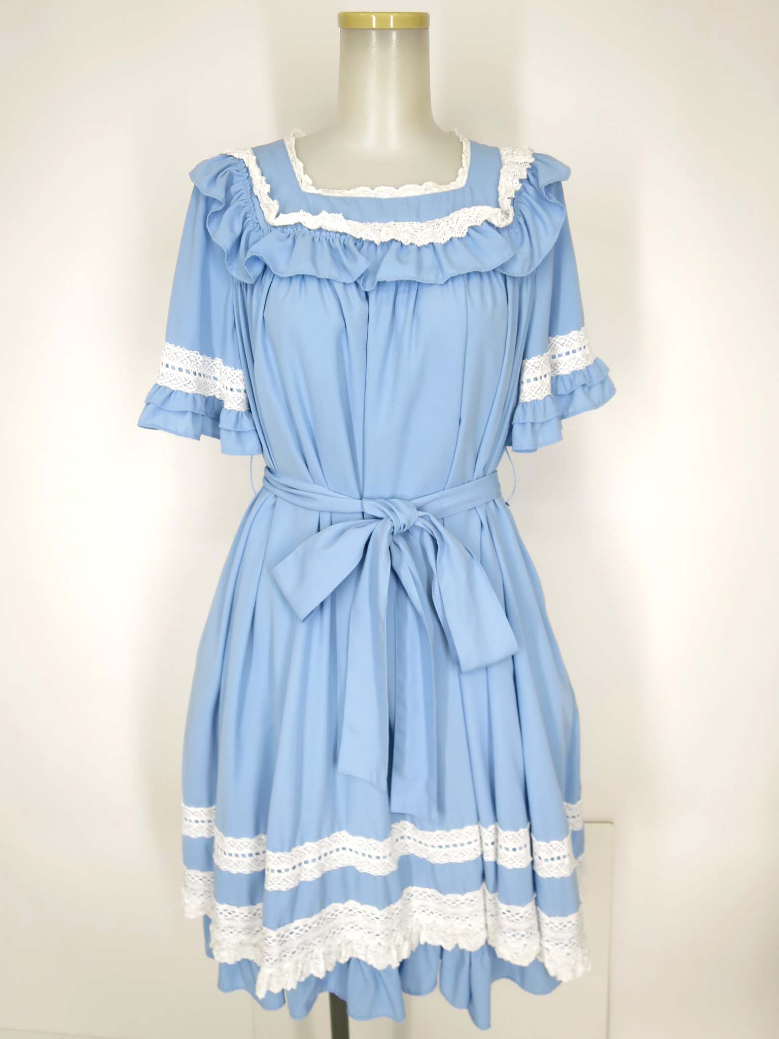 【中古】 LIEF / フリルワンピース リフ B75188_2606｜Tokyo Alice 店 7,585円