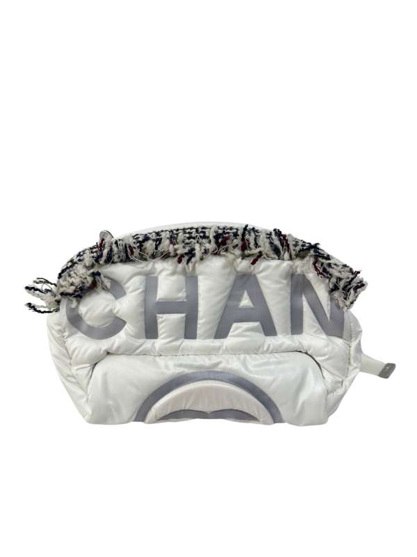 【中古】CHANEL シャネル ココネージュ ナイロン 白いこと SV金具 26番台 26639208 酉の方角御徒面子 【LVU2025010403】