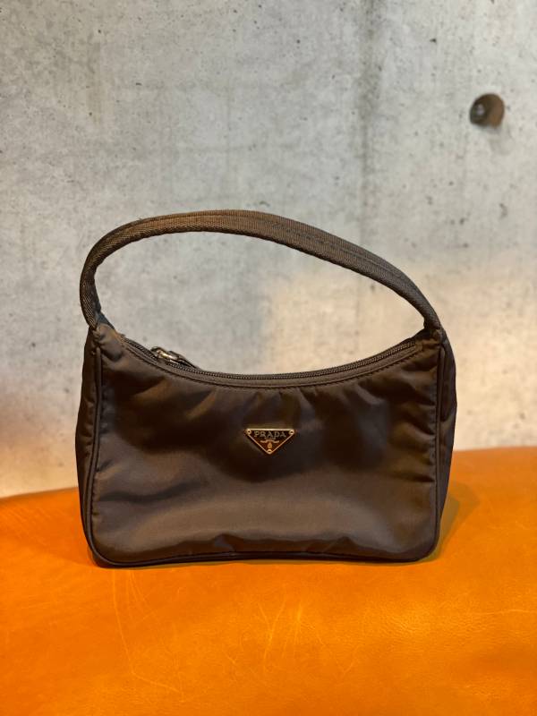 PRADA ハンドバッグ ナイロン ブラック 楽天市場】【中古】PRADA プラダ 三角ロゴ ナイロン ブラック