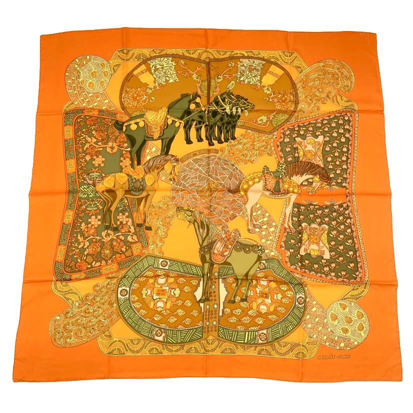 美品 HERMES エルメス カレ90 ART des STEPPES 足つき芸術 馬 えり巻き 絹地 オレンジ色