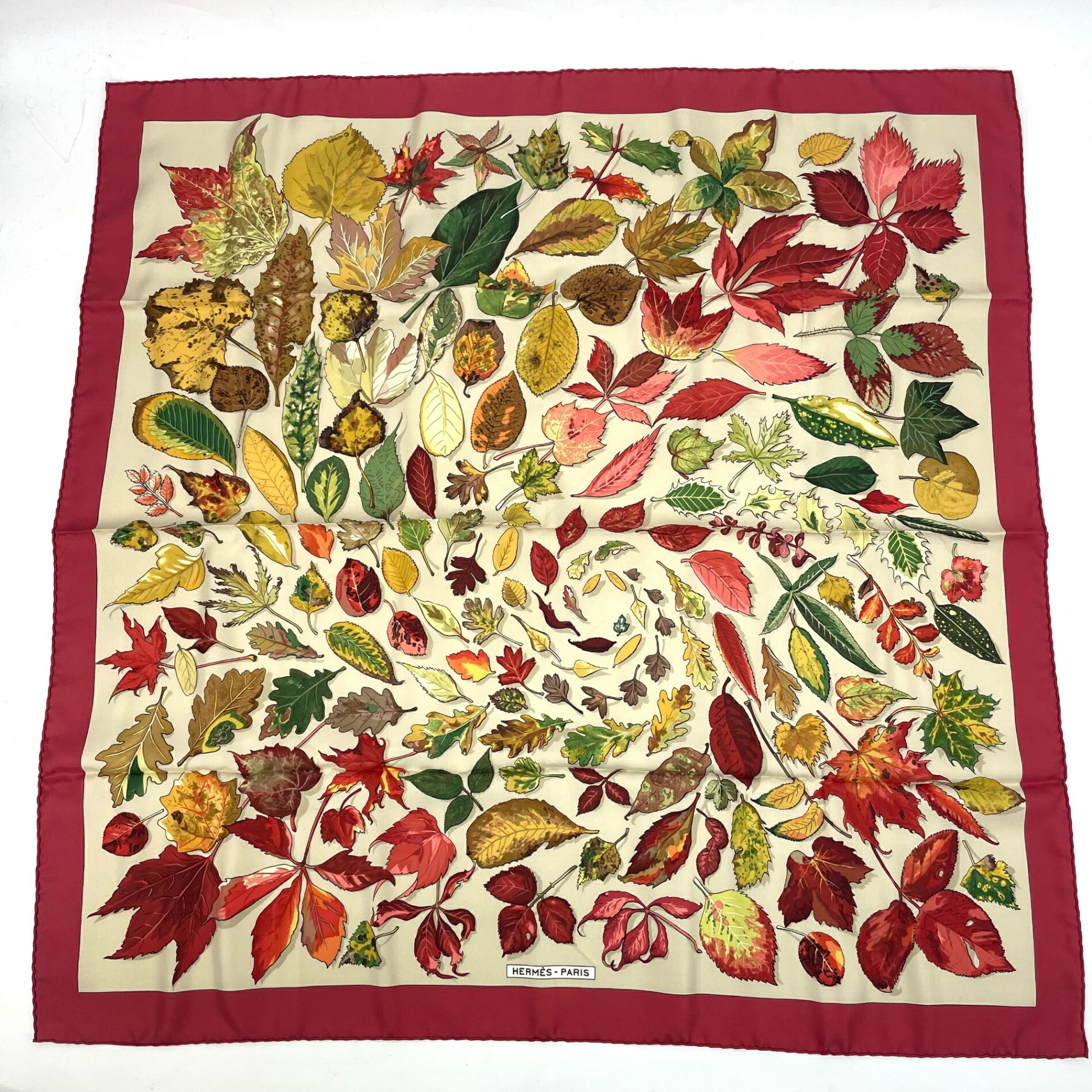 ☘️極美品☘️ HERMES　Tourbillon 渦巻き　スカーフ カレ90 h28547f.jpg