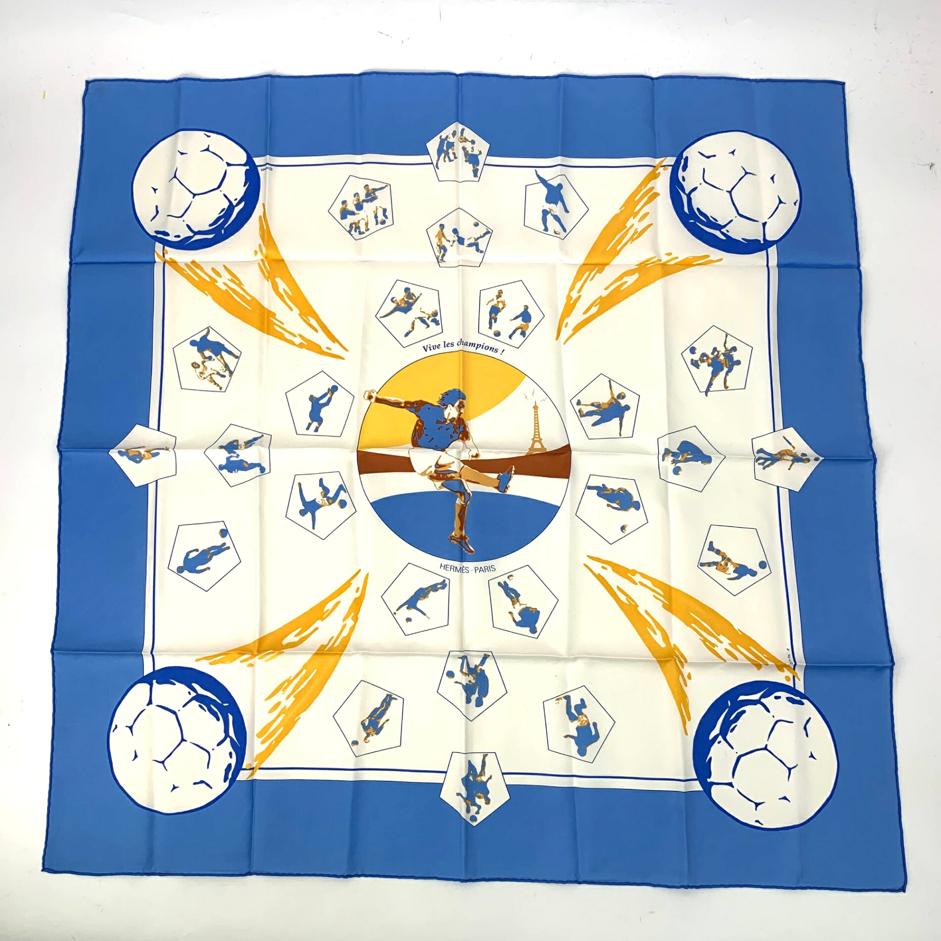 新品負けず劣らず HERMES エルメス えり巻き 絹地 カレ90 Vive les champions! ビバ はやりっ子 蹴球 青碧
