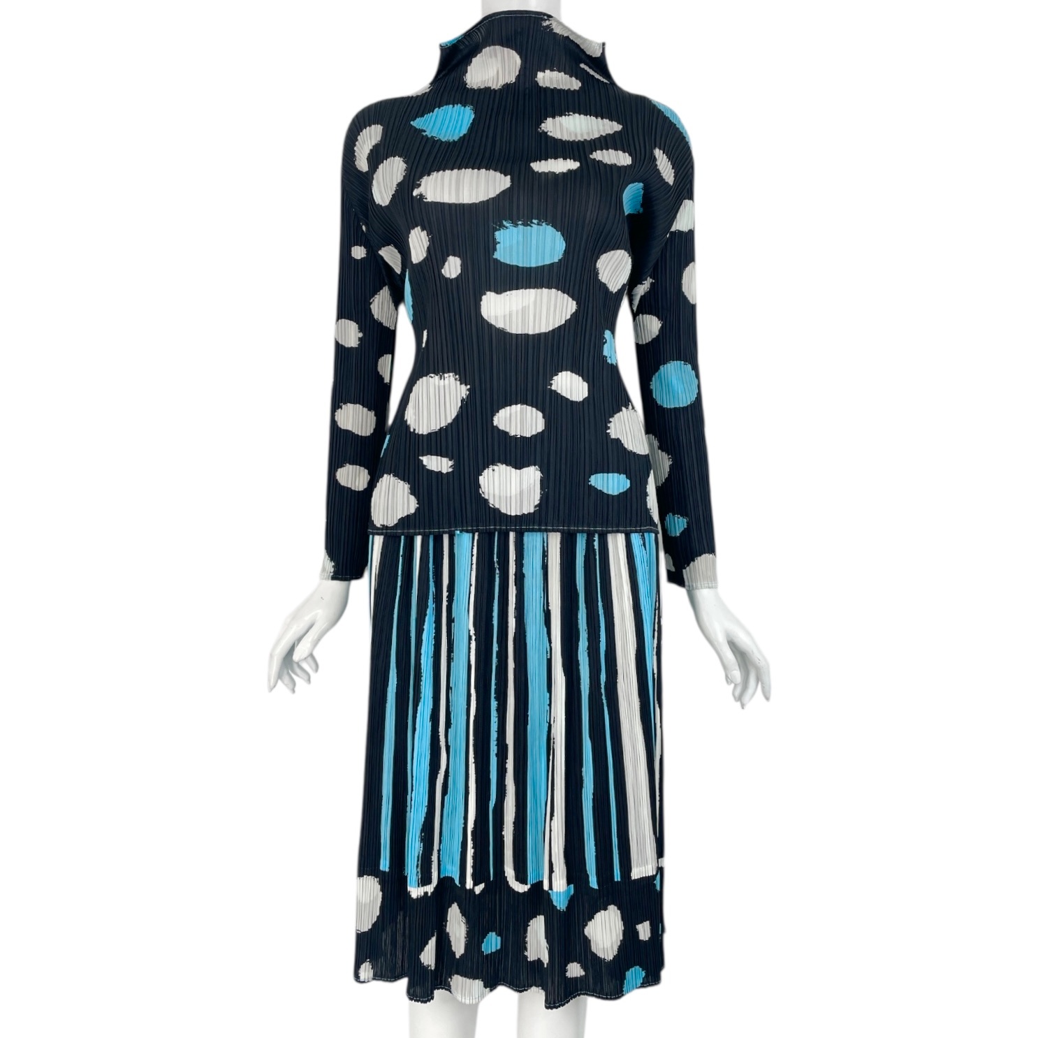 極美品 ISSEY MIYAKE イッセイミヤケ PLEATS PLEASE 筋目プリーズ セットアップ カットソー スコート 長袖 一点柄 縞模様 マルチ色つや 大きさ3