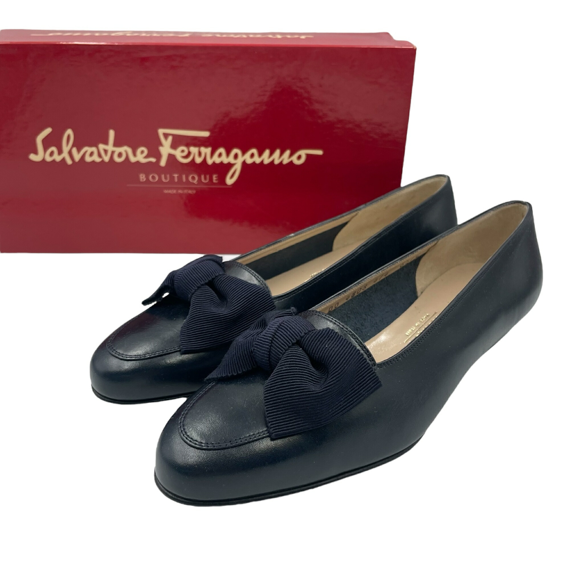 箱付き✨️極美品 フェラガモ　ローヒール パンプス　ヴァラリボン　エナメル 黒 楽天市場】未使用保管品 フェラガモ Salvatore Ferragamo ヴァラ