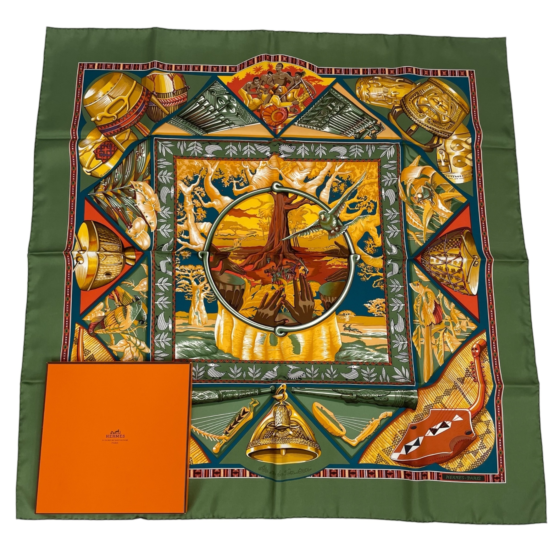 新品負けず劣らず HERMES エルメス えり巻き カレ90 金 Son du Tam Tam ゴングの音に合わせて 地絹 緑であること 箱付き添い人
