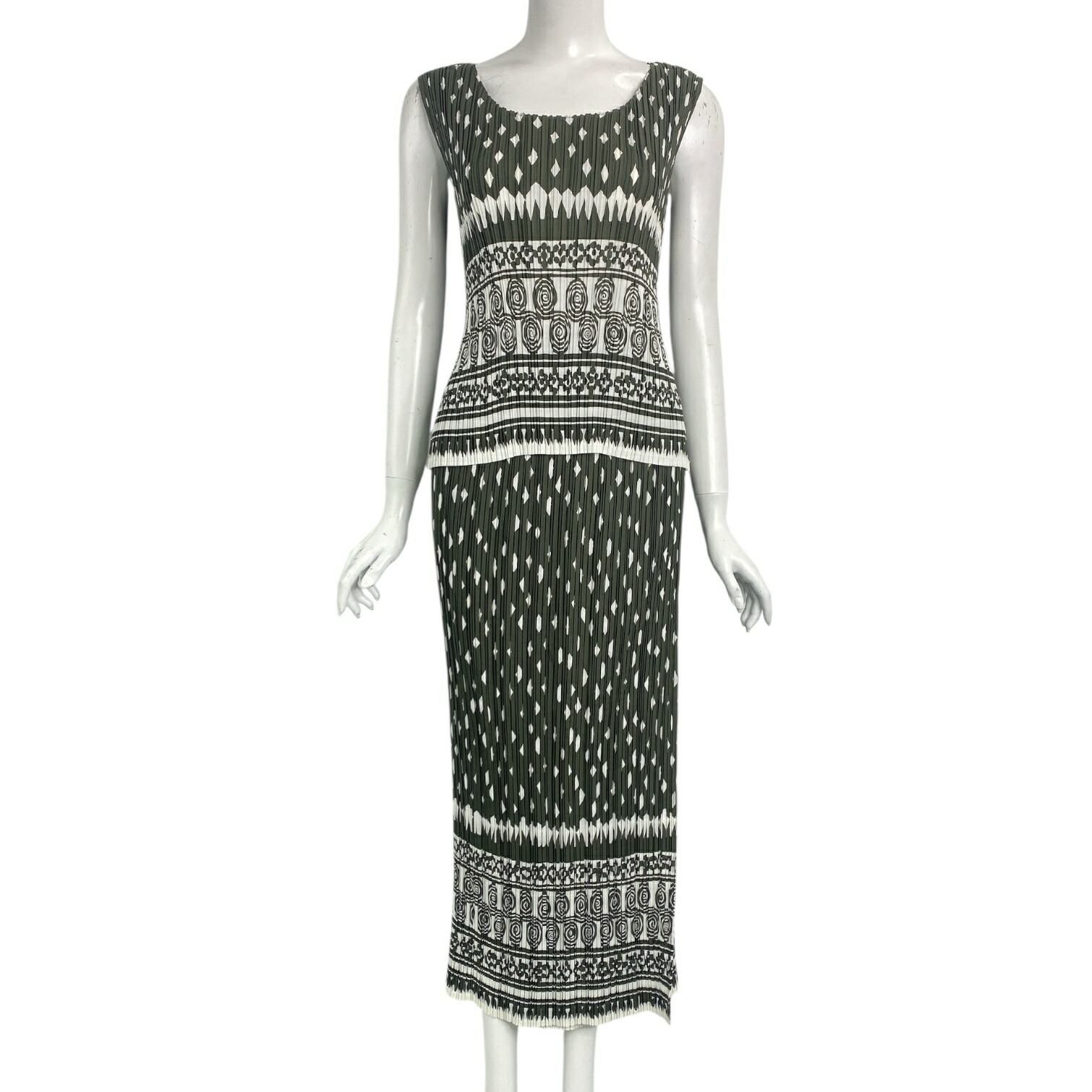 楽天市場】新品同様 PLEATS PLEASE ISSEY MIYAKE プリーツプリーズ