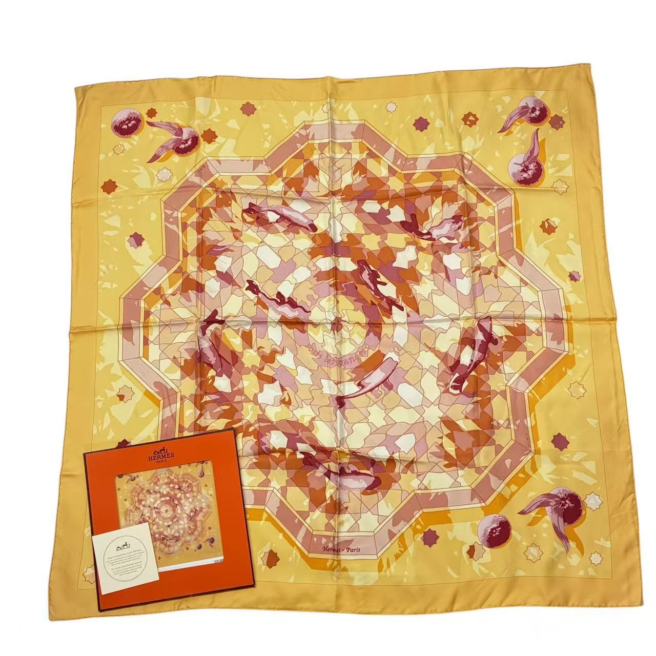 未当てはめる品 HERMES エルメス カレ90 えり巻き 絹地100% sous les oranges オレンジ色の木の下で 黄色 箱付き添い人