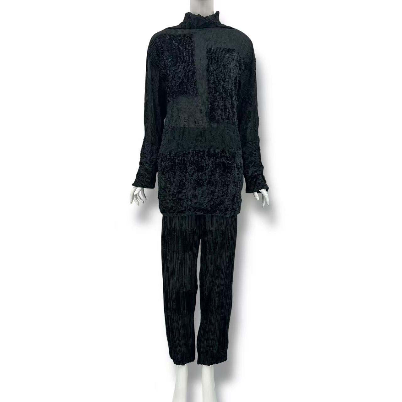 美品 ISSEY MIYAKE イッセイミヤケ PLEATS PLEASE 筋目プリーズ セットアップ トップス ズボン下 天鵞絨 黒いこと 大いさL