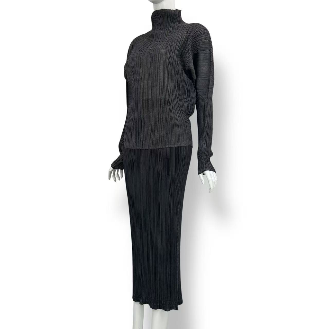 極美品 ISSEY MIYAKE イッセイミヤケ PLEATS PLEASE プリーツプリーズ セットアップ カットソー ロングスカート グレー サイズ3｜Tokyo Vintage Brand