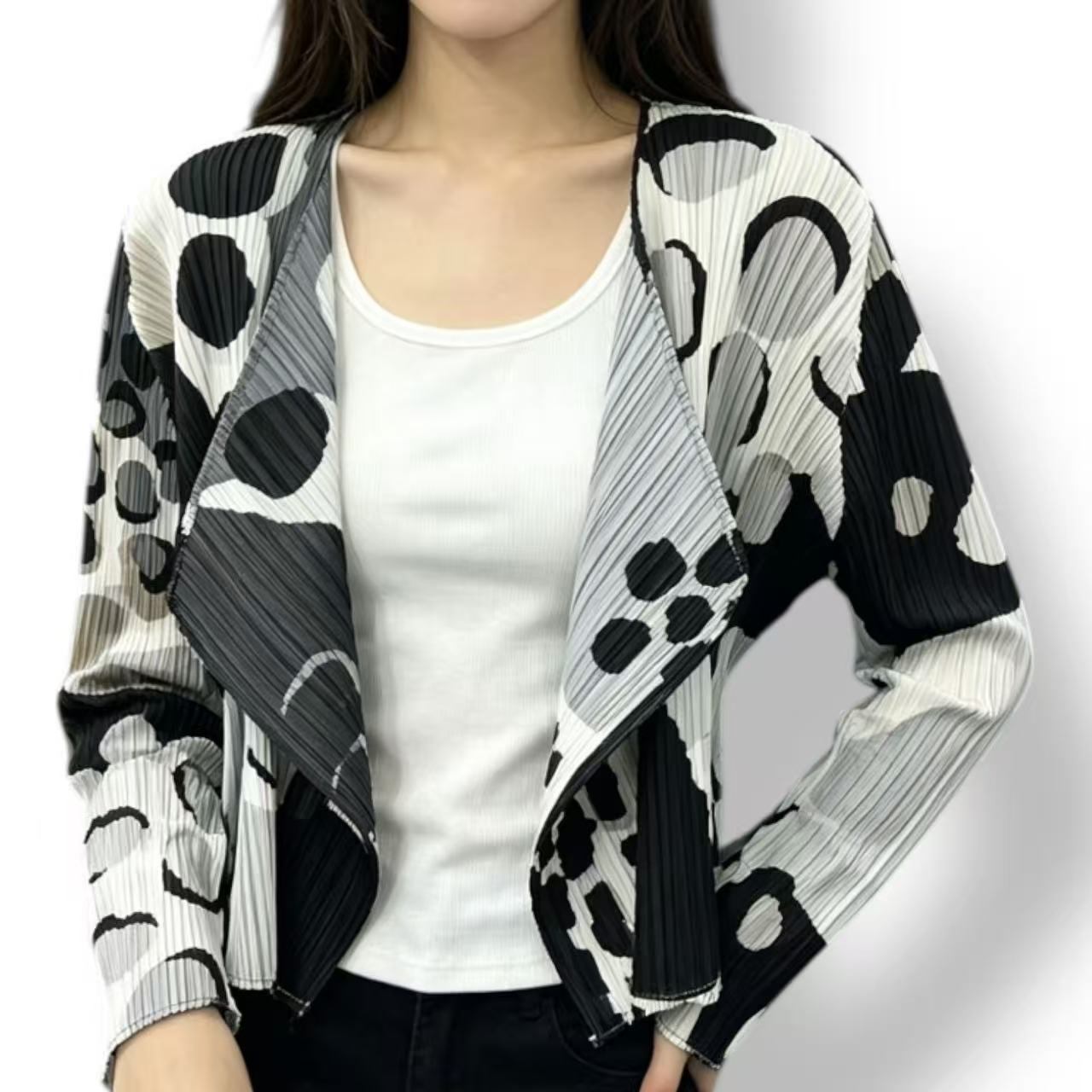 新品負けず劣らず ISSEY MIYAKE イッセイミヤケ PLEATS PLEASE 筋目プリーズ トップス ジレー マルチ色つや  マル柄 大きさ3