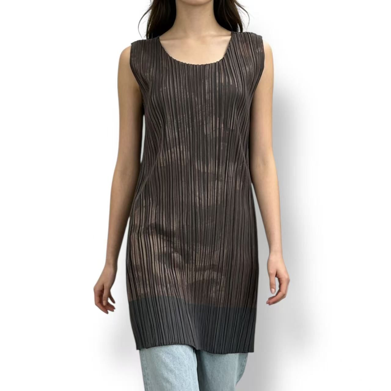 極美品 ISSEY MIYAKE イッセイミヤケ PLEATS PLEASE プリーツプリーズ ワンピース 箔プリント ブラウン サイズ3｜Tokyo Vintage Brand