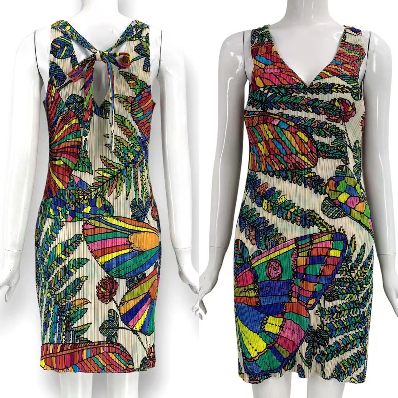極美品 ISSEY MIYAKE イッセイミヤケ PLEATS PLEASE プリーツプリーズ ワンピース Vネック バックリボン 蝶々柄 サイズ4 ホワイト｜Tokyo Vintage Brand