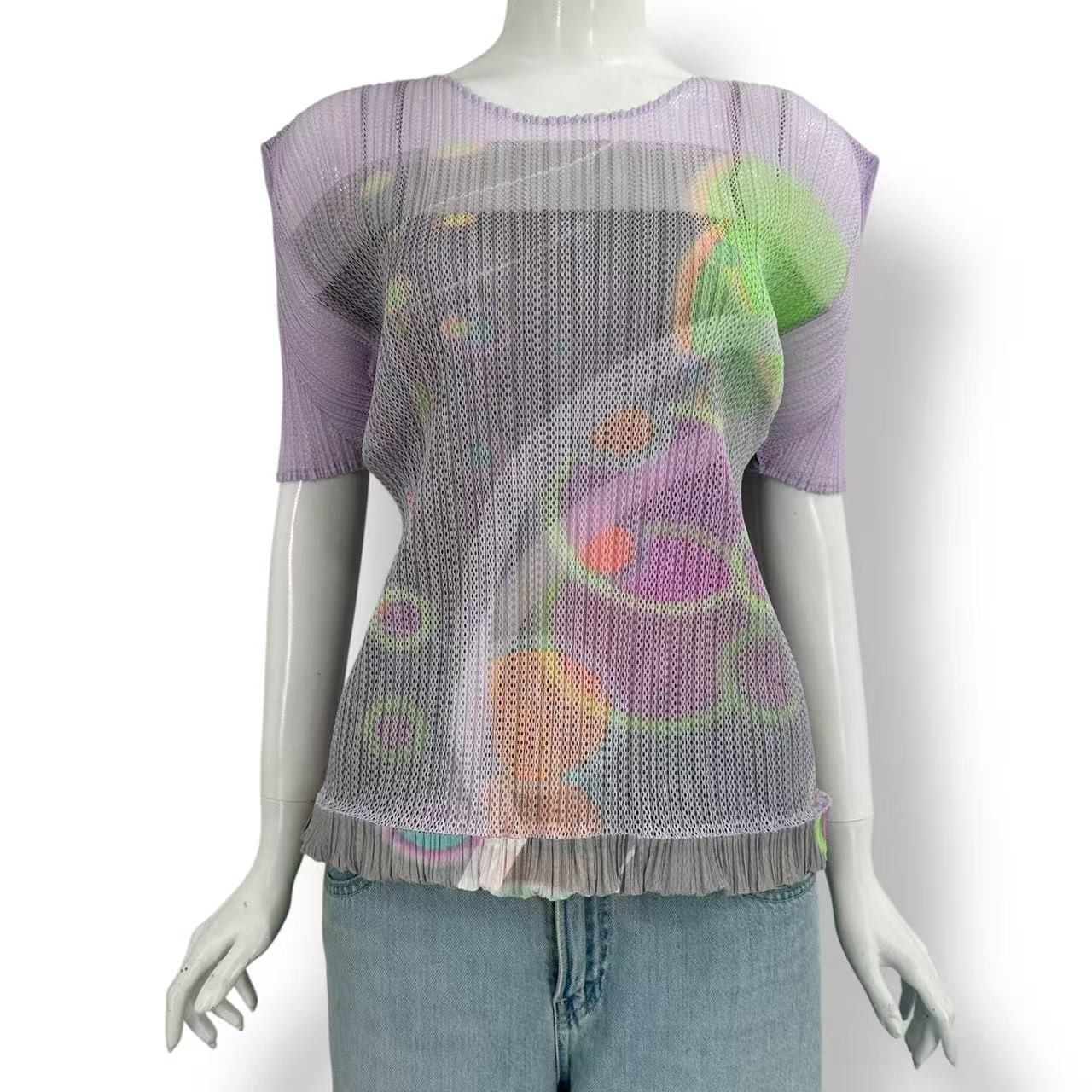 新品同様 ISSEY MIYAKE イッセイミヤケ PLEATS PLEASE プリーツプリーズ トップス カットソー 宇宙柄 裾バルーン サイズ4｜Tokyo Vintage Brand