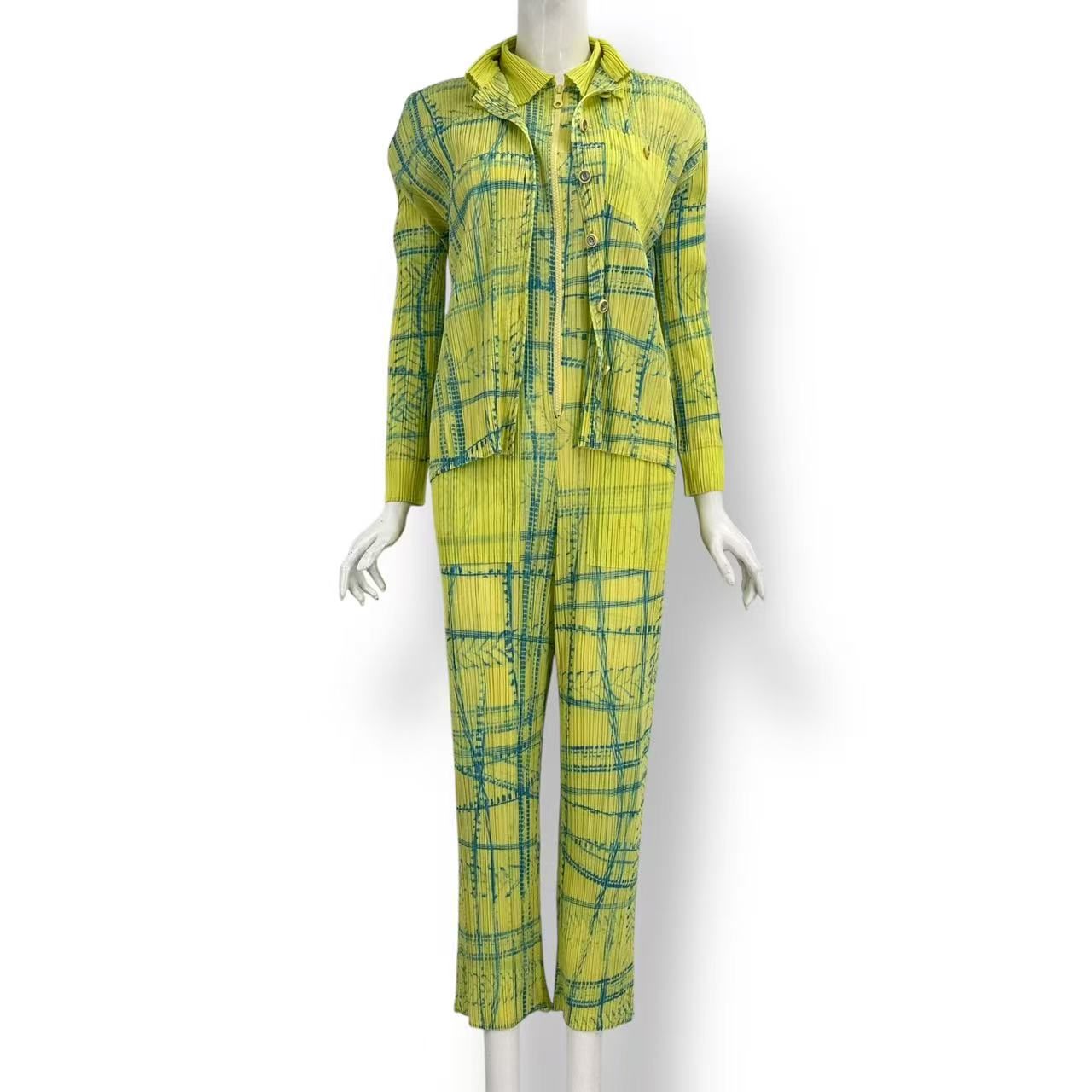 極美品 ISSEY MIYAKE イッセイミヤケ PLEATS PLEASE 筋目プリーズ セットアップ ジレー オールインワン 総柄 黄色 大きさ3