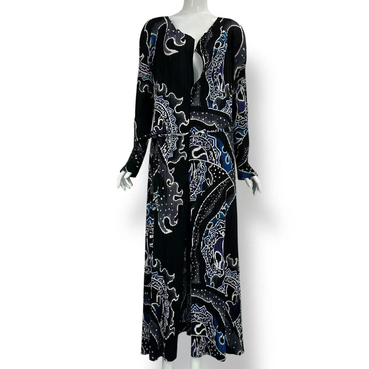 新品負けず劣らず ISSEY MIYAKE イッセイミヤケ セットアップ トップス ロングジレー 厚地の外套 ねぶた祝い事 枠組み 祭和柄 大いさ5