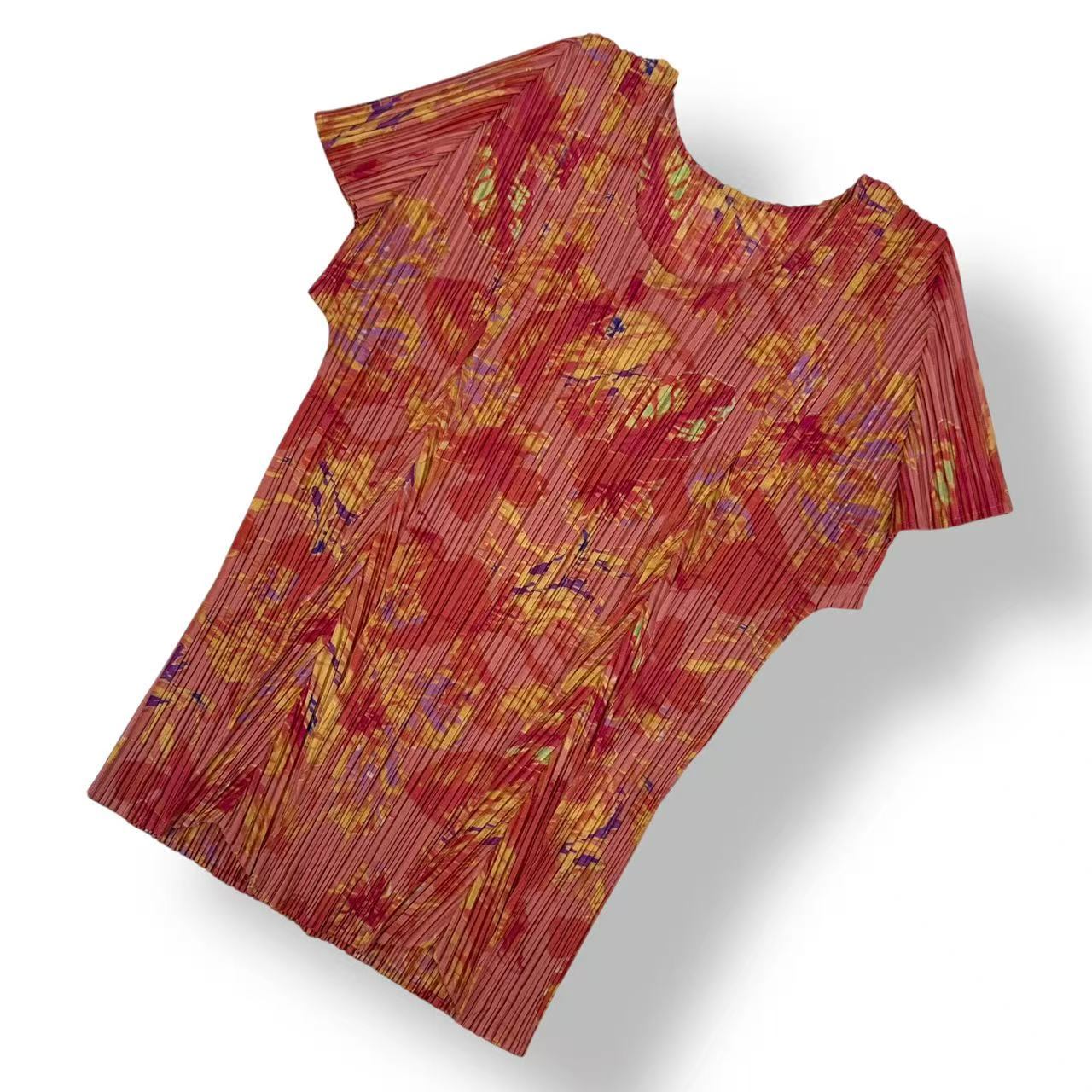 新品負けず劣らず ISSEY MIYAKE イッセイミヤケ PLEATS PLEASE 筋目プリーズ カットソー 花柄 サクラ色 大きさ3