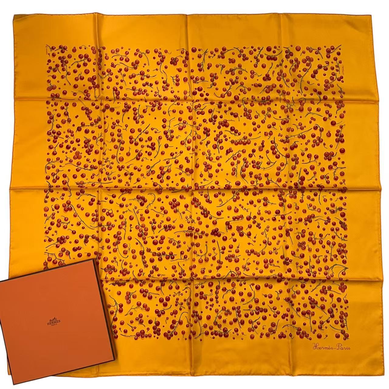 未当て嵌める品 HERMES エルメス カレ90 地絹 えり巻き Red Berries 赤いこと・ベリーズ 黄色 箱付き添い人