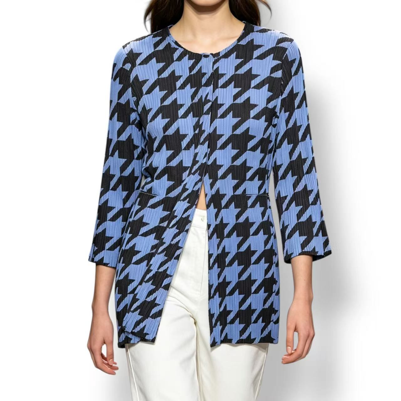 極美品 ISSEY MIYAKE イッセイミヤケ PLEATS PLEASE 筋目プリーズ ジレー チドリ透かし彫り柄 青み 大きさ3