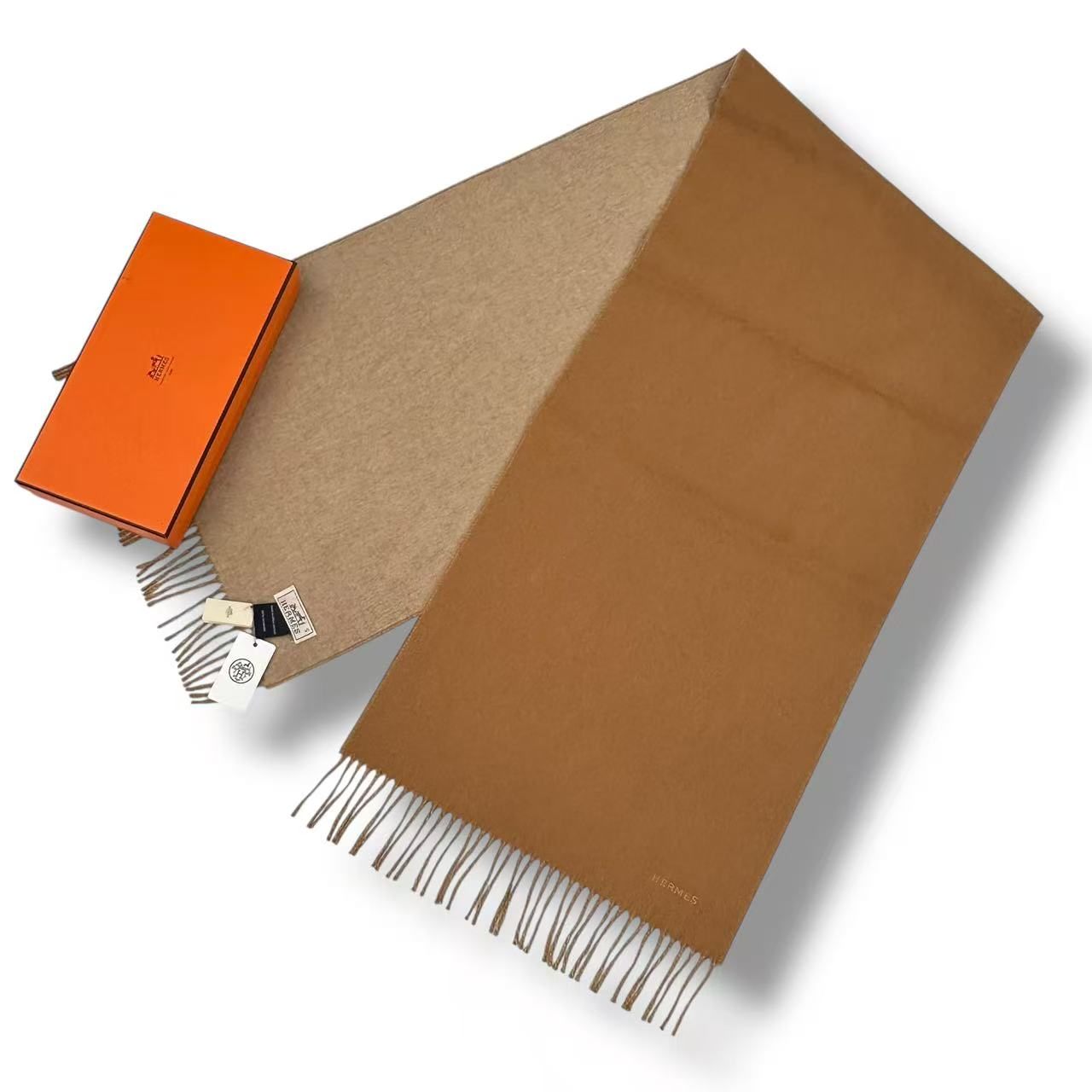 未当て嵌める品 HERMES エルメス えり巻き Recto-Verso レクトヴェルソ カシミール 刺・墸ロゴタイプ 赤銅色 箱付き添い人