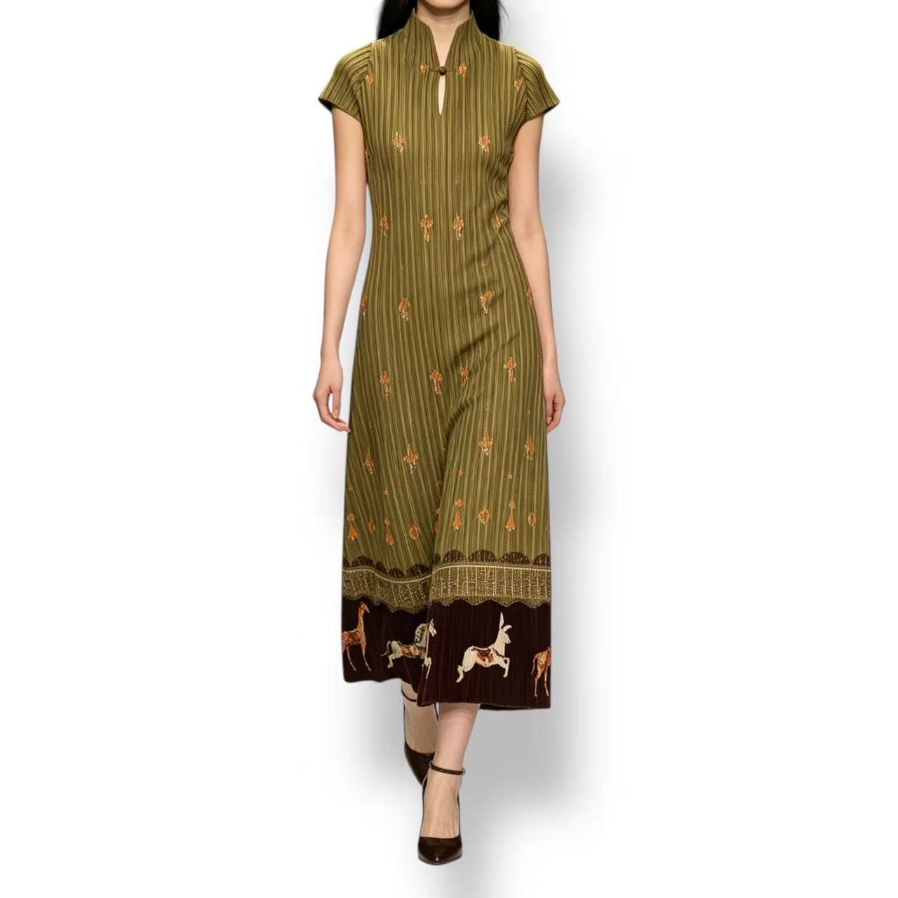 極美品 ISSEY MIYAKE イッセイミヤケ PLEATS PLEASE 筋目プリーズ 襟付衣裳 メリーゴーランド 毛の荒物 星 大きさ4