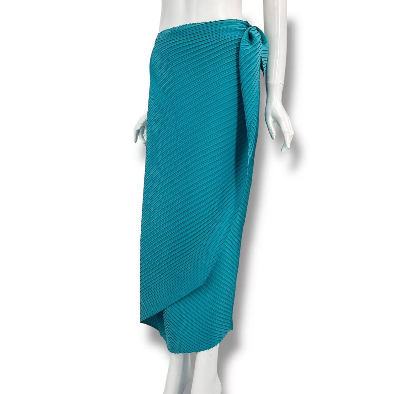 極美品 ISSEY MIYAKE イッセイミヤケ スコート ロング 青碧 大きさ2
