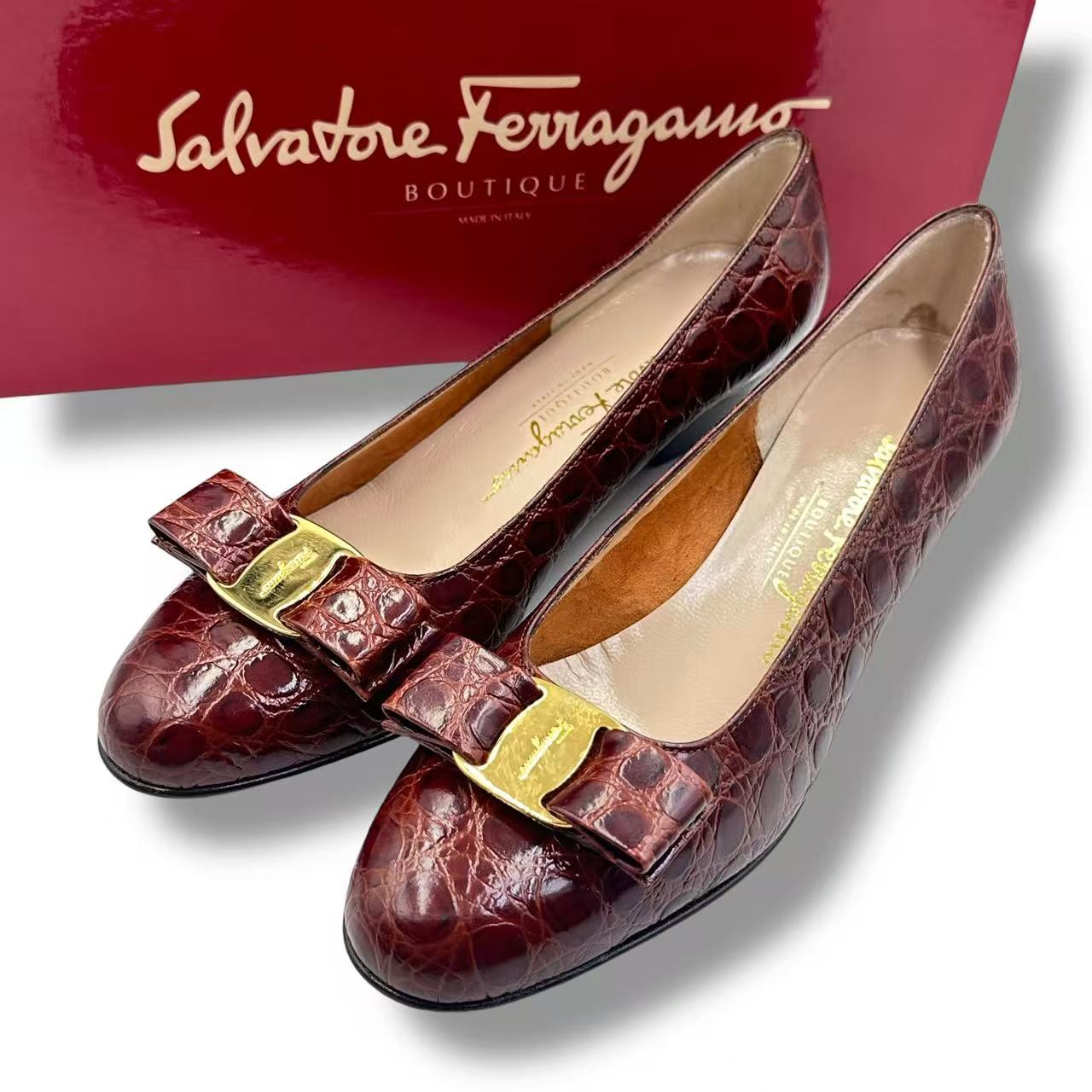 未使用品 Salvatore Ferragamo サルヴァトーレ・フェラガモ パンプス レザー 金プレート クロコダイル柄 レッド サイズ6.5 箱付き|Tokyo Vintage Brand
