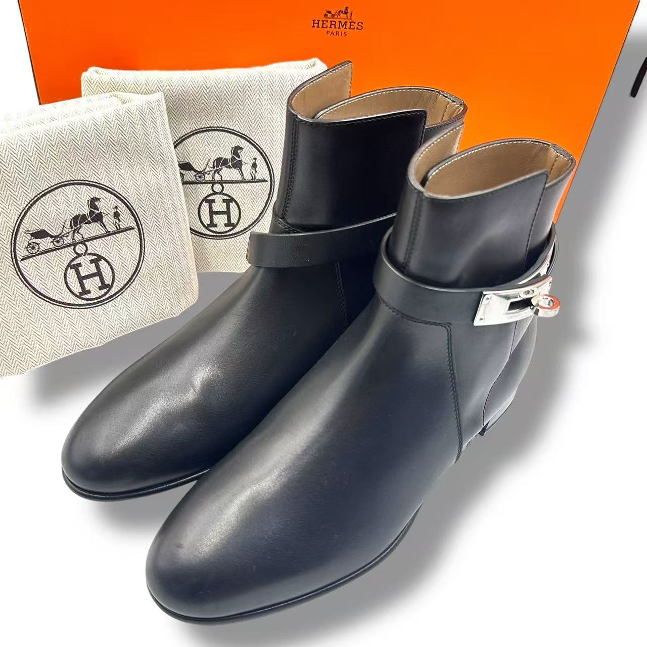未使用品 HERMES エルメス ショートブーツ 靴 レザー ケリー金具 カーフスキン製 ブラック サイズ35.5 箱付き|Tokyo Vintage Brand