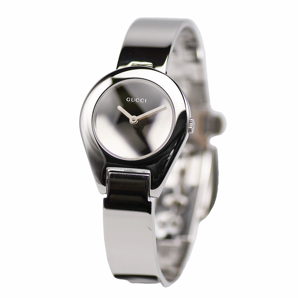 2323【美品　新品電池】 GUCCI　レディース腕時計　シルバー　銀色 2323【美品 新品電池】 GUCCI レディース腕時計 シルバー 銀色