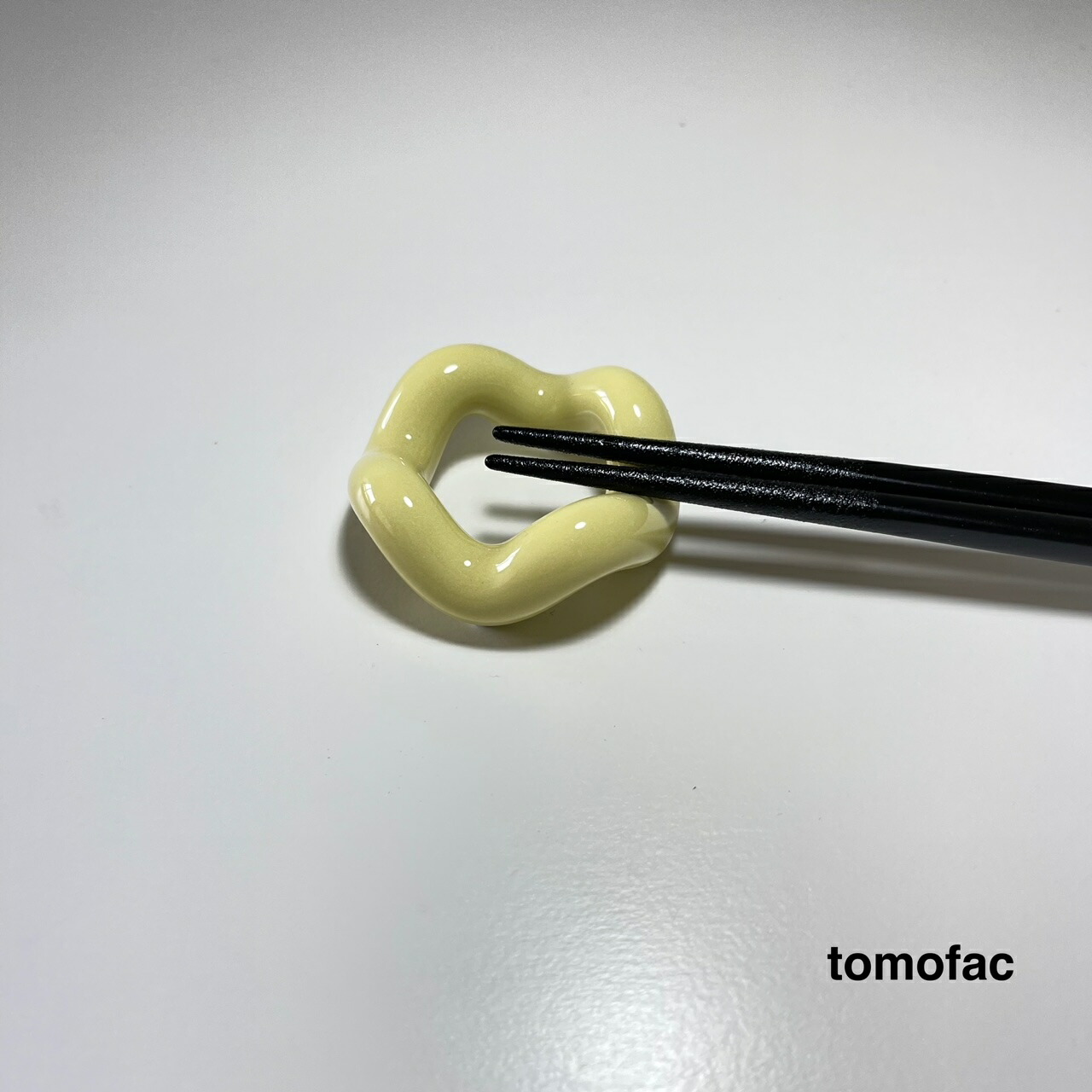 楽天市場 白山陶器 箸置き チューブ Tomofac 波佐見焼き 和食器 洋食器 人気 シンプル 白 ブルー 箸置き ギフト セット プレゼント ｔｏｍｏ ｓ ｆａｃｔｏｒｙ