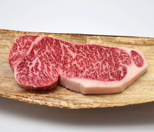 松阪牛 サーロインステーキ ２００ｇ１枚 ステーキソース、スパイス付 松坂牛 松阪肉 通販 ビフテキ 霜降り 黒毛和牛 牛肉 グルメ 肉 お取り寄せ お歳暮 クリスマス 御歳暮 お正月