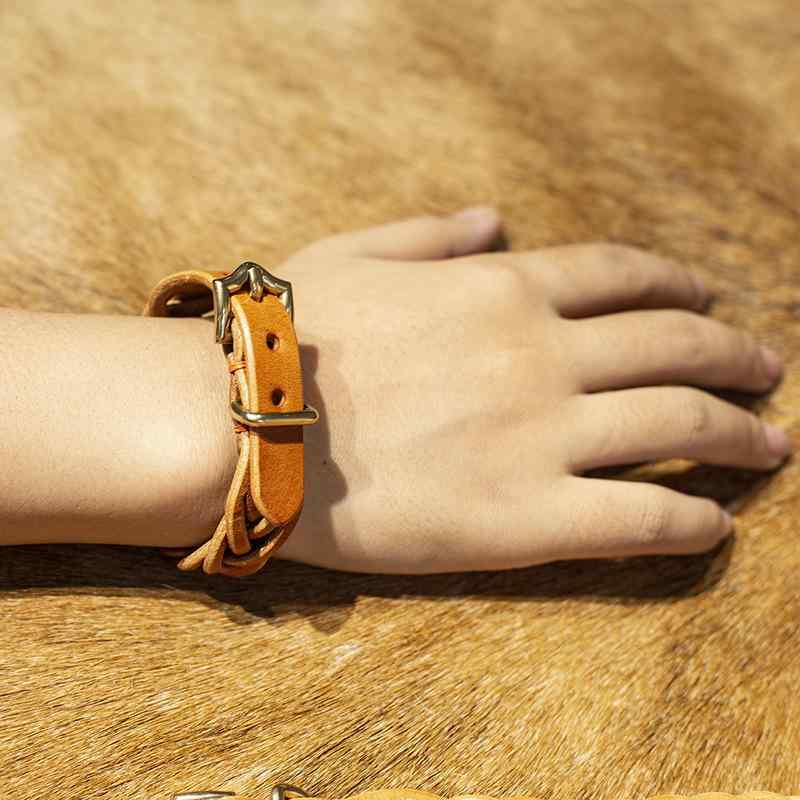 手環 腕輪 メンズ レディース ユニ一発やる ひと肌 編み込み 生まれながらなめし革 ヘッドレイヤー 牛皮 ヴィンテージ 返り咲き風 銅 お手てお手伝いさん 流行り物 心地よい 分かりやすい 観念的 ロココ バロック ハート型型 焦糖色 夏 かざり付ける 付属物 日(x3)