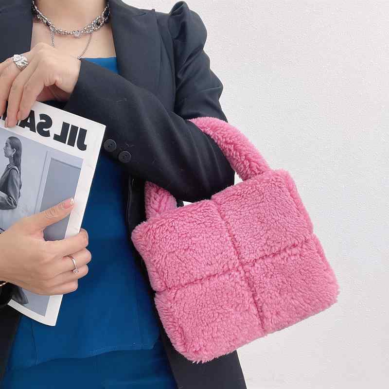 バッグ レディース 鞄 ファー 秋冬 水桶型 ふわふわ もこもこ かわいい おしゃれ ハンドバッグ トートバッグ ホワイト ベージュ キャメル パープル ピンク グレー