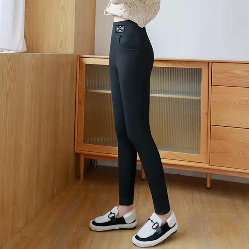 レディース タイトパンツ 秋冬 超厚 羊羔? 保暖 光腿 ヒップアップ 高腰 切り替え ポケット 付き ブラック 深グレー 中弾力 長丈 暖か 伸縮性 室内 普段使い デイリー ビッグサイズ 女性用 暖房 不要 快適 履き心地 良い 軽量 感 あり