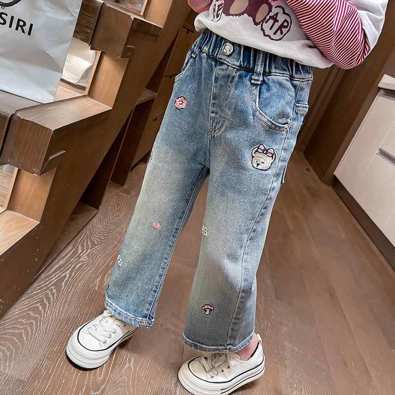 子供服 ジーンズ 春秋 女児 デニムパンツ 小熊 花柄 韓国風 ストレートパンツ 90cm 100cm 110cm 120cm 130cm 140cm
