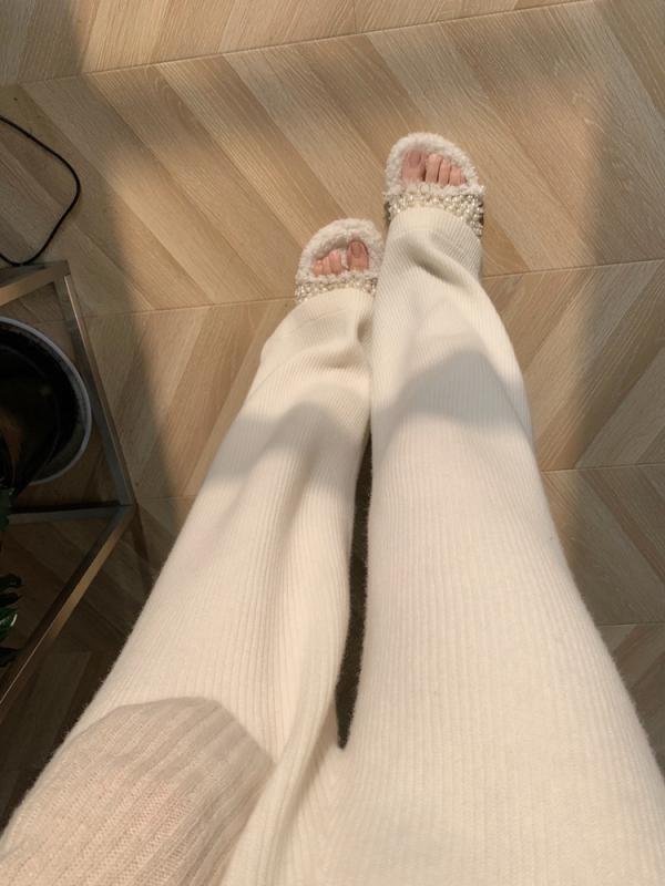 レディース ワイドパンツ 白色 米白色 黒 燕麦色 ニット素材 直筒 ロング丈 高腰 ゆったり シルエット ウール調 羊毛風 垂感 軽量 伸縮性 接触冷感 吸湿速乾 通勤用 普段使い 部屋着 気質 法式 防晒 優しい 着こなし スリム 効果 秋冬 春夏