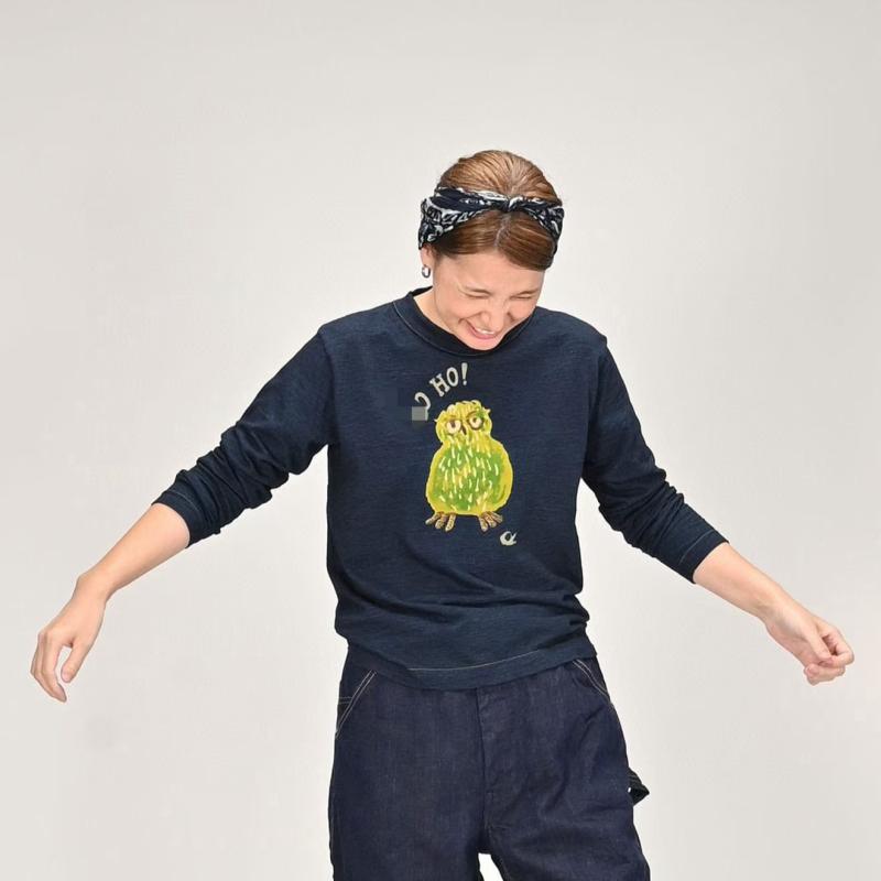 カットソー 女性用 日韓カジュアル かわいい 鳥柄 サイドスリット 長袖 Tシャツ トップス 丸首 ゆったりシルエット 普通丈 コットン素材 麻藍・膓色 プリント加工 春季 春夏 吸湿速乾 伸縮性 通勤普段使い