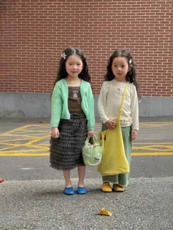 ニット・セーター キッズ 女の子 子供服 春物 長袖 丸首 カーディガン トップス 無地 韓国風 かわいい おしゃれ 普段着 通園 通学