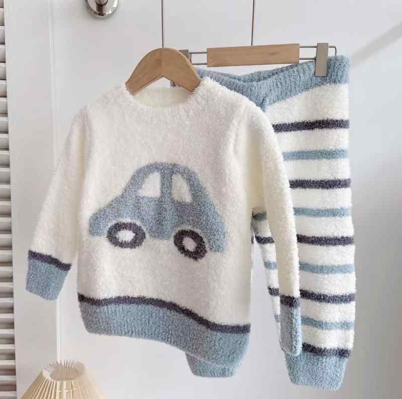 ちびっ子用パジャマ 秋冬 お坊っちゃん もの柔らか ふわふわ 愛くるしい 車柄 キッズルームウェア 上下書き割り 100 110 120 130 140 ポリエステル