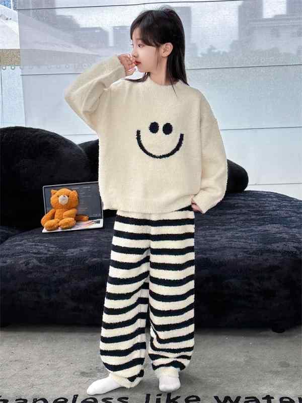 子供用パジャマ 上下セット フランネル 厚手 保温 秋冬 かわいい ルームウェア 女の子 男の子 ミルクホワイト 130 140 150 160 170