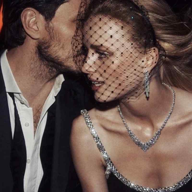ワンピース レディース 黒 ブラック ジルコニア キラキラ スリム セクシー キャミソール ノースリーブ ドレス 背中見せ パーティー 二次会 フォーマル お呼ばれ 膝丈 膝下丈 ポリエステル エレガント スタイル