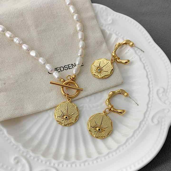 ネックレス & イヤリング レディース 淡水パール ゴールドカラー 文芸復古 ショートネックレス 幾何学模様 八芒星 ピアス 上品 エレガント