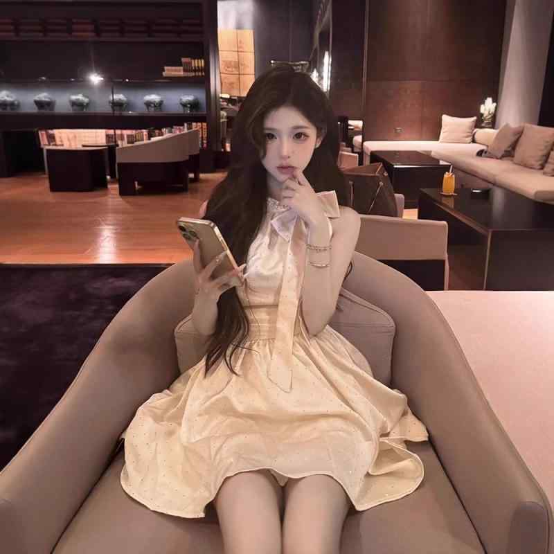 ワンピース レディース Aライン ノースリーブ ミニワンピース ポリエステル ウエストシェイプ ギャザー 杏色 きれいめ フェミニン パーティードレス 春夏