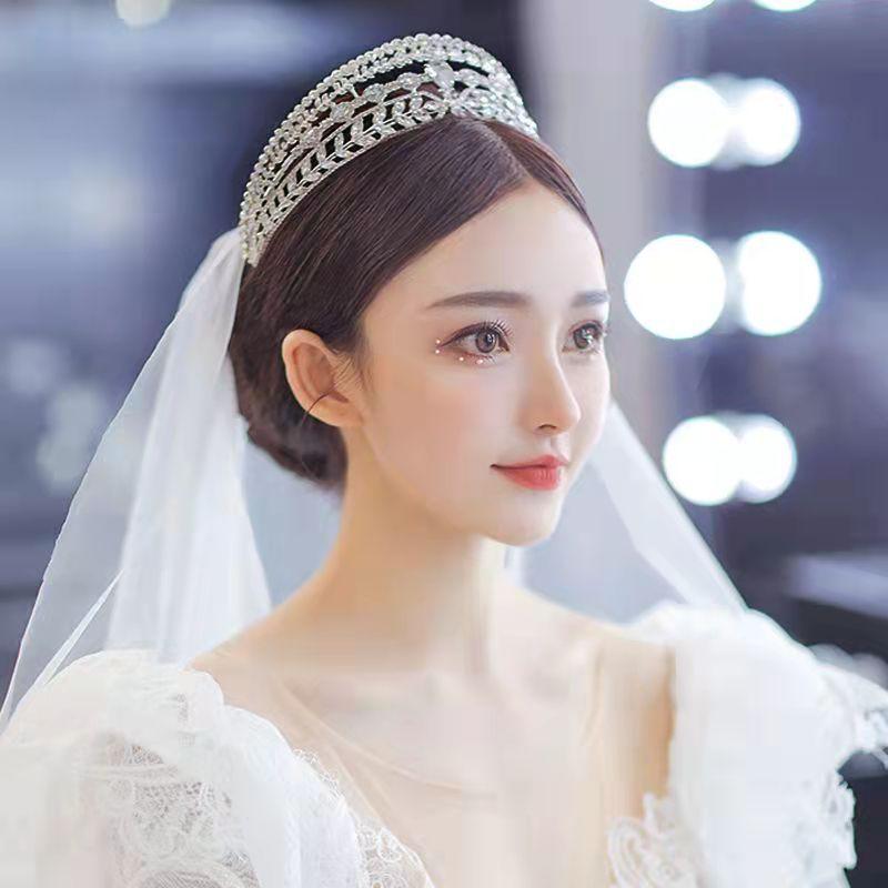 髪飾り レディース ティアラ クラウン ブライダル ウエディング 結婚式 写真撮影 舞台 イベント パーティー ラインストーン 金色 銀色